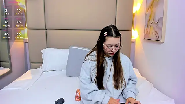 lanna 18  online show from February 13, 2026, 12:01 pm