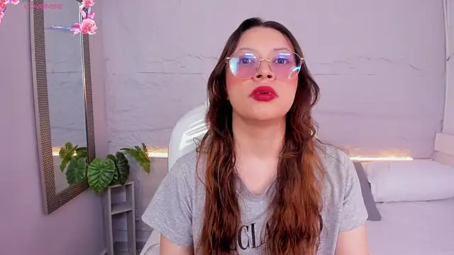 lanna 18  online show from May 12, 2026, 11:51 am