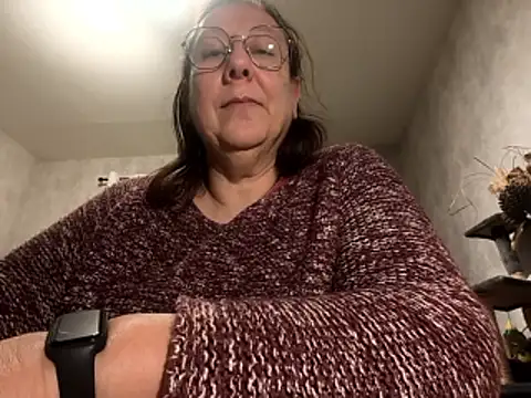 xmyriamx online show from January 7, 2026, 8:44 pm