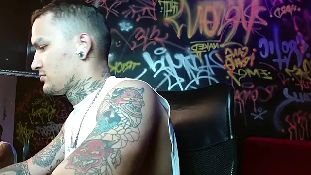 Snapshot of DarkBenito chatting on January 12, 2026, 2:11 pm DarkBenito online show from January 12, 2026, 2:11 pm