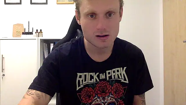 Fitlover1994 online show from January 8, 2026, 2:52 pm