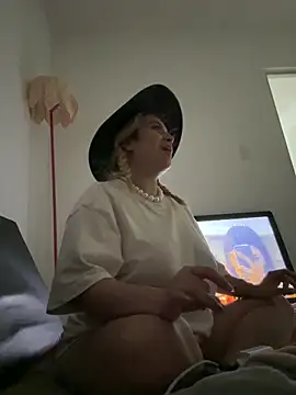 Lililuxx online show from March 29, 2026, 2:33 am