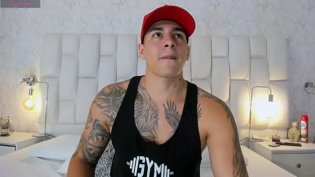 MassimoCo  online show from April 13, 2026, 11:43 pm