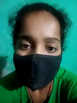 Snapshot of Alisha_beby143 chatting on May 1, 2026, 10:03 pm Alisha beby143 online show from May 1, 2026, 10:03 pm