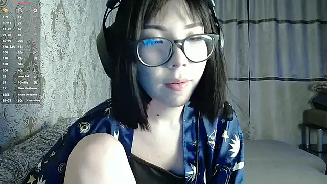 AprilOnilll online show from March 20, 2026, 5:07 pm