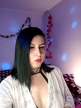 Casandramillf online show from March 18, 2026, 7:28 pm