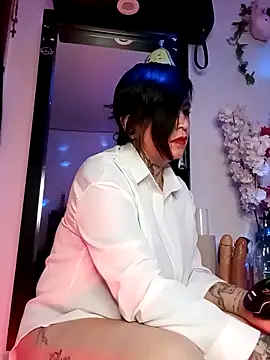 Casandramillf online show from April 14, 2026, 6:47 pm