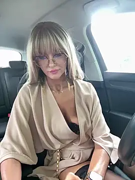NaughtyNinky online show from June 5, 2026, 7:25 am