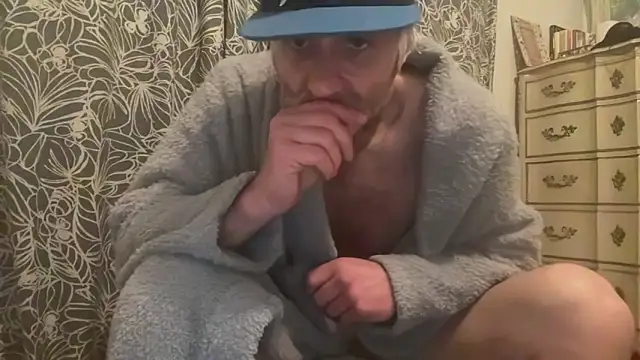 Snapshot of wolverinedream chatting on April 27, 2026, 3:04 am wolverinedream online show from April 27, 2026, 3:04 am