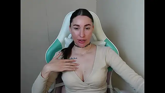 cammila horn online show from April 23, 2026, 5:30 am