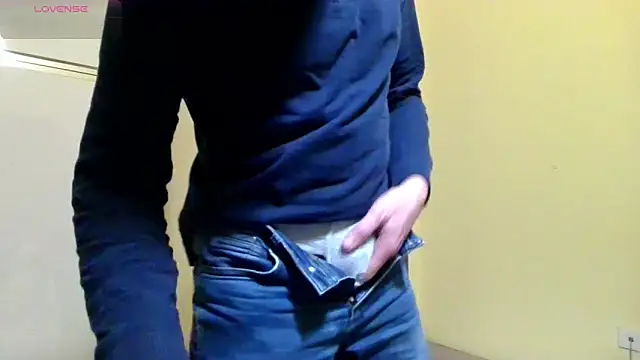 Snapshot of Ele7b5 chatting on March 8, 2026, 10:57 pm Ele7b5 online show from March 8, 2026, 10:57 pm