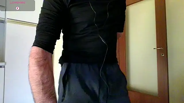Ele7b5 online show from May 4, 2026, 1:18 pm