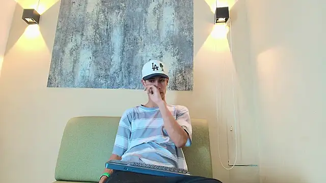 Snapshot of SEBASS_R chatting on January 16, 2026, 1:26 pm SEBASS R online show from January 16, 2026, 1:26 pm