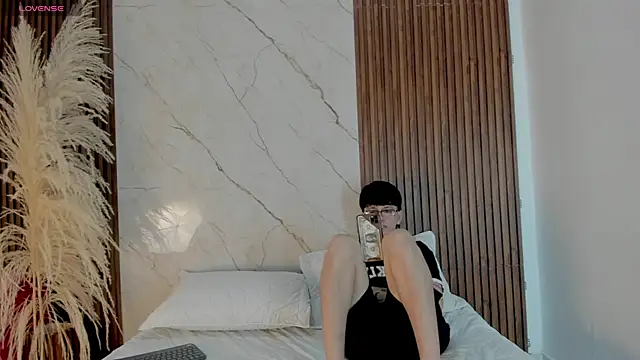 Snapshot of diana_santy chatting on July 2, 2026, 6:36 pm diana santy online show from July 2, 2026, 6:36 pm