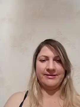 Snapshot of Stephania77727 chatting on January 9, 2026, 5:37 pm Stephania77727 online show from January 9, 2026, 5:37 pm