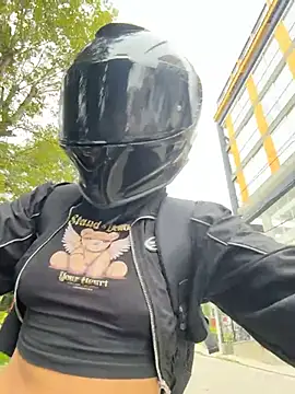 TaylorrHill online show from March 18, 2026, 8:01 pm