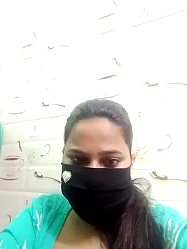 Snapshot of Hot_mahi678 chatting on April 4, 2026, 6:11 am Hot mahi678 online show from April 4, 2026, 6:11 am