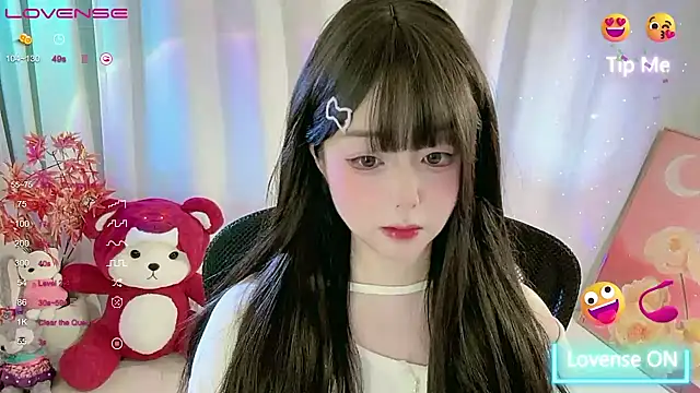 Snapshot of CLaire-5 chatting on February 20, 2026, 1:33 pm CLaire-5 online show from February 20, 2026, 1:33 pm