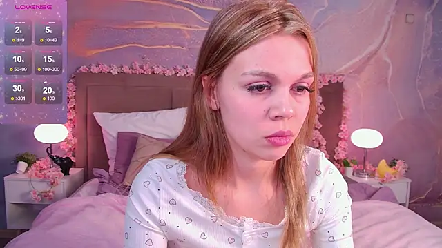 Snapshot of ScarletMarney chatting on February 9, 2026, 5:22 am ScarletMarney online show from February 9, 2026, 5:22 am