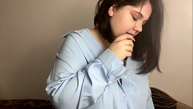 LunaBlakes online show from February 13, 2026, 7:48 am