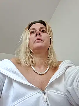 Amelia9798 online show from February 27, 2026, 7:30 am