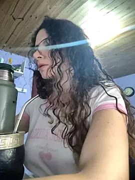 Nanucurlyxx online show from March 15, 2026, 10:43 am