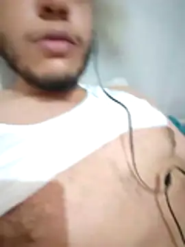 Snapshot of DrosXO chatting on February 13, 2026, 5:42 pm DrosXO online show from February 13, 2026, 5:42 pm