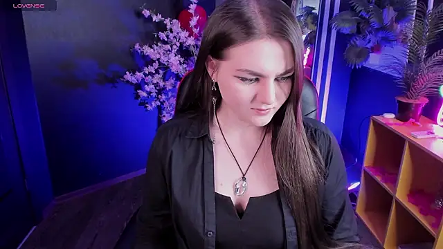 Snapshot of ScarletMur chatting on February 21, 2026, 10:49 am ScarletMur online show from February 21, 2026, 10:49 am