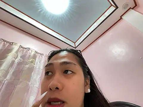 Snapshot of Mira_Janee chatting on January 13, 2026, 12:10 pm Mira Janee online show from January 13, 2026, 12:10 pm