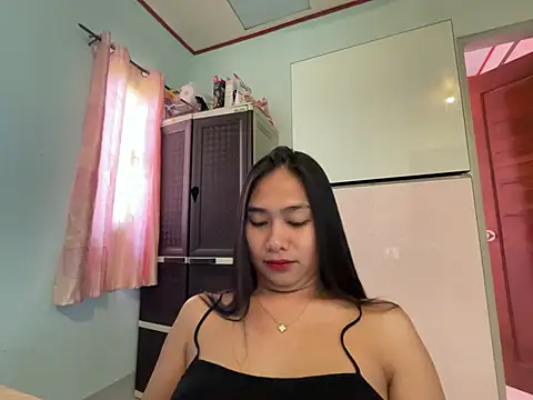 Mira Janee online show from February 2, 2026, 3:16 am