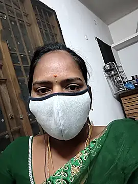 Tamil Hot Divya online show from January 18, 2026, 7:28 pm