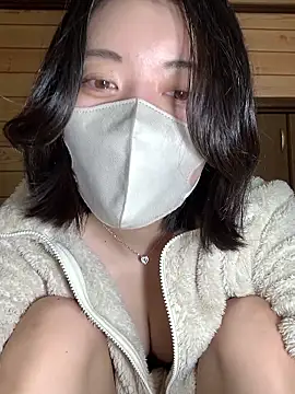 Snapshot of minami_room chatting on January 14, 2026, 4:29 am minami room online show from January 14, 2026, 4:29 am