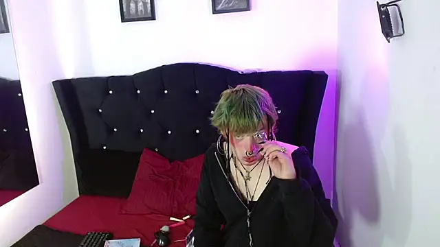 Snapshot of Neko_ne69 chatting on April 2, 2026, 12:36 pm Neko ne69 online show from April 2, 2026, 12:36 pm