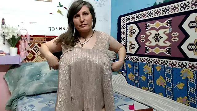 Snapshot of Adelinemilf chatting on April 30, 2026, 12:33 pm Adelinemilf online show from April 30, 2026, 12:33 pm