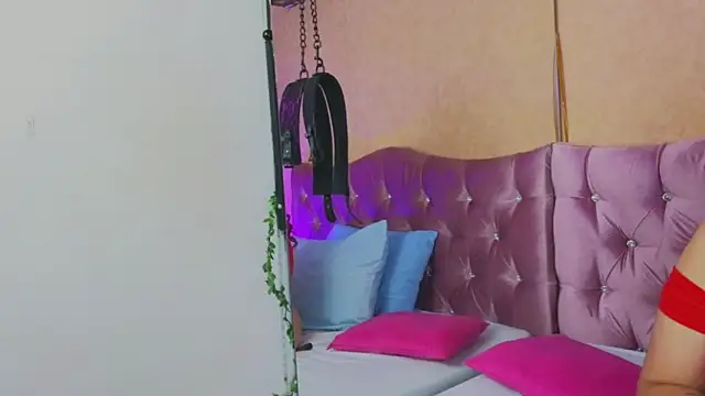 Missy 22  online show from April 14, 2026, 1:50 pm