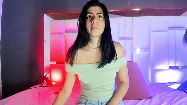 Snapshot of CamilaBanxxx chatting on January 6, 2026, 4:11 pm CamilaBanxxx online show from January 6, 2026, 4:11 pm