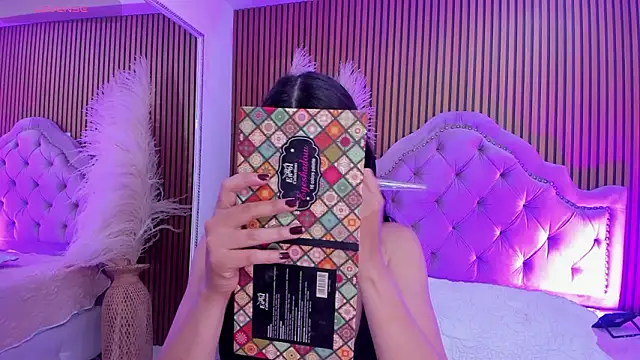 Violett hott  online show from January 19, 2026, 12:42 pm