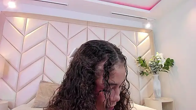 CamilaCastillo online show from March 11, 2026, 7:42 pm