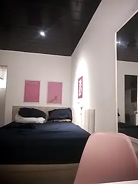 Snapshot of LorysLoira24 chatting on January 6, 2026, 8:45 pm LorysLoira24 online show from January 6, 2026, 8:45 pm