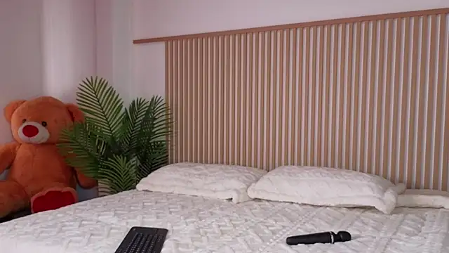 Snapshot of lia_corner chatting on January 13, 2026, 7:30 pm lia corner online show from January 13, 2026, 7:30 pm