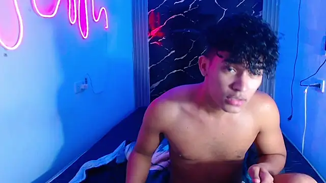 Snapshot of jamescurly00 chatting on March 1, 2026, 10:28 am jamescurly00 online show from March 1, 2026, 10:28 am