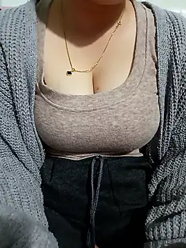 Tulip Giang online show from January 11, 2026, 3:39 pm