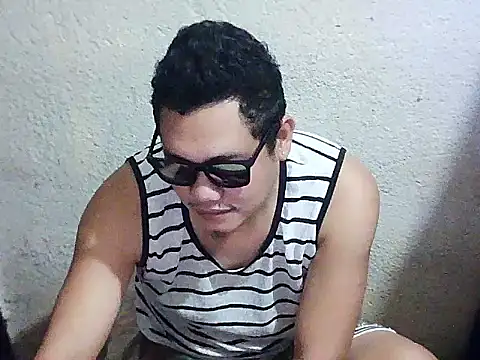 Snapshot of UrAsianGuy90 chatting on February 8, 2026, 4:05 am UrAsianGuy90 online show from February 8, 2026, 4:05 am