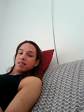 ofjuliaa online show from February 9, 2026, 3:49 pm