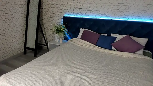 desiree doll online show from February 12, 2026, 1:11 am