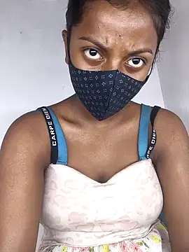 Snapshot of Royal-girl78 chatting on February 18, 2026, 3:52 pm Royal-girl78 online show from February 18, 2026, 3:52 pm