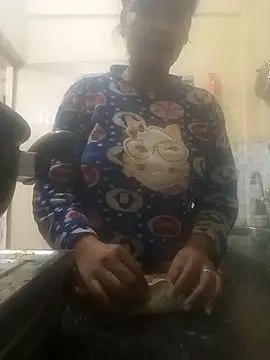 sakina121 online show from January 11, 2026, 1:27 pm