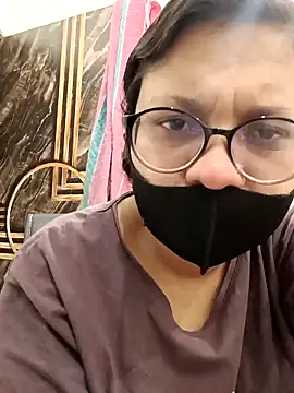 piryasharma005 online show from February 14, 2026, 6:32 am