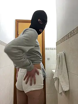 Snapshot of petiteyanel chatting on February 26, 2026, 11:37 pm petiteyanel online show from February 26, 2026, 11:37 pm