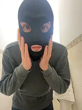 Snapshot of petiteyanel chatting on March 4, 2026, 12:38 am petiteyanel online show from March 4, 2026, 12:38 am